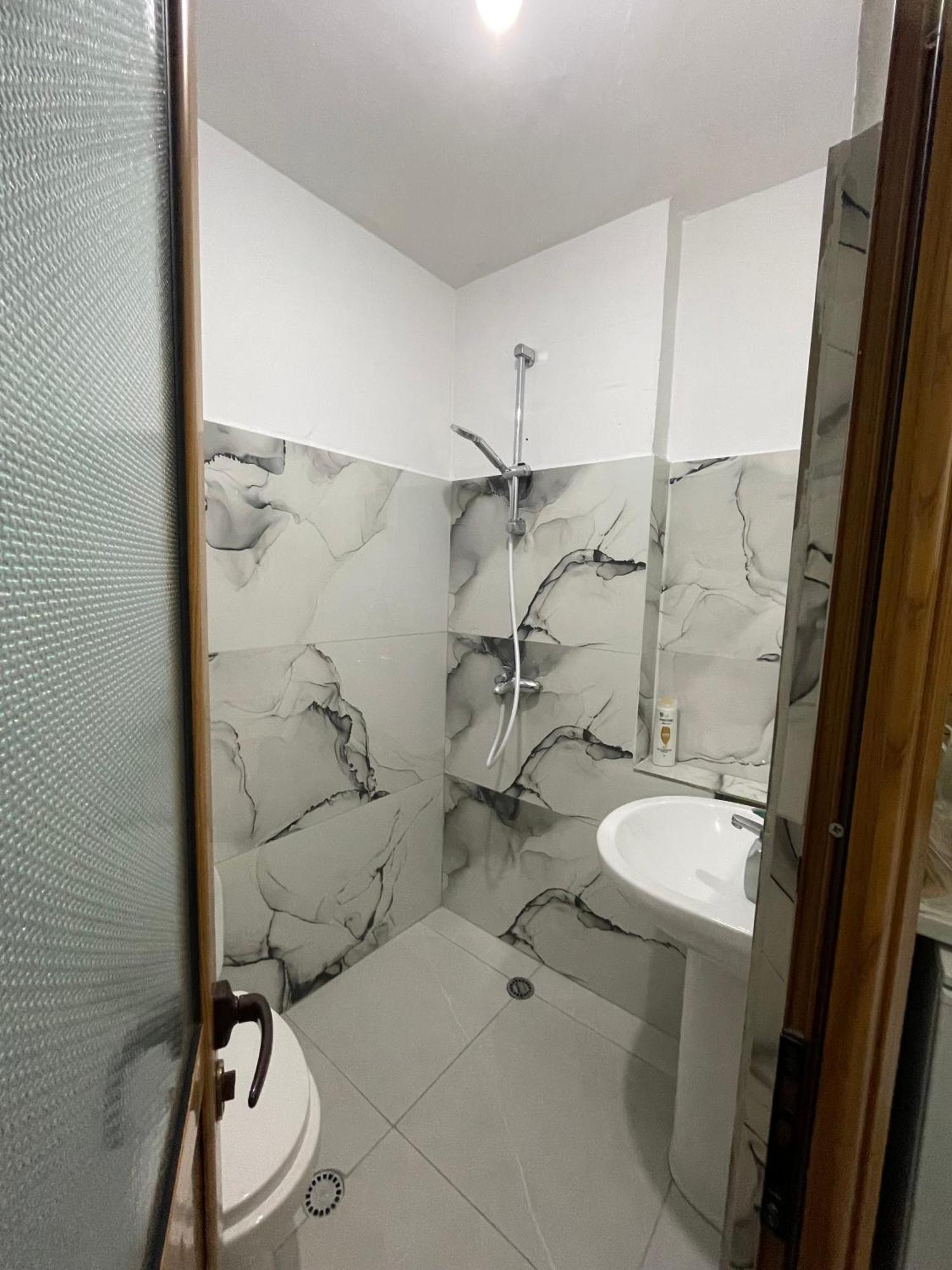 Agroni Rooms Тирана Экстерьер фото